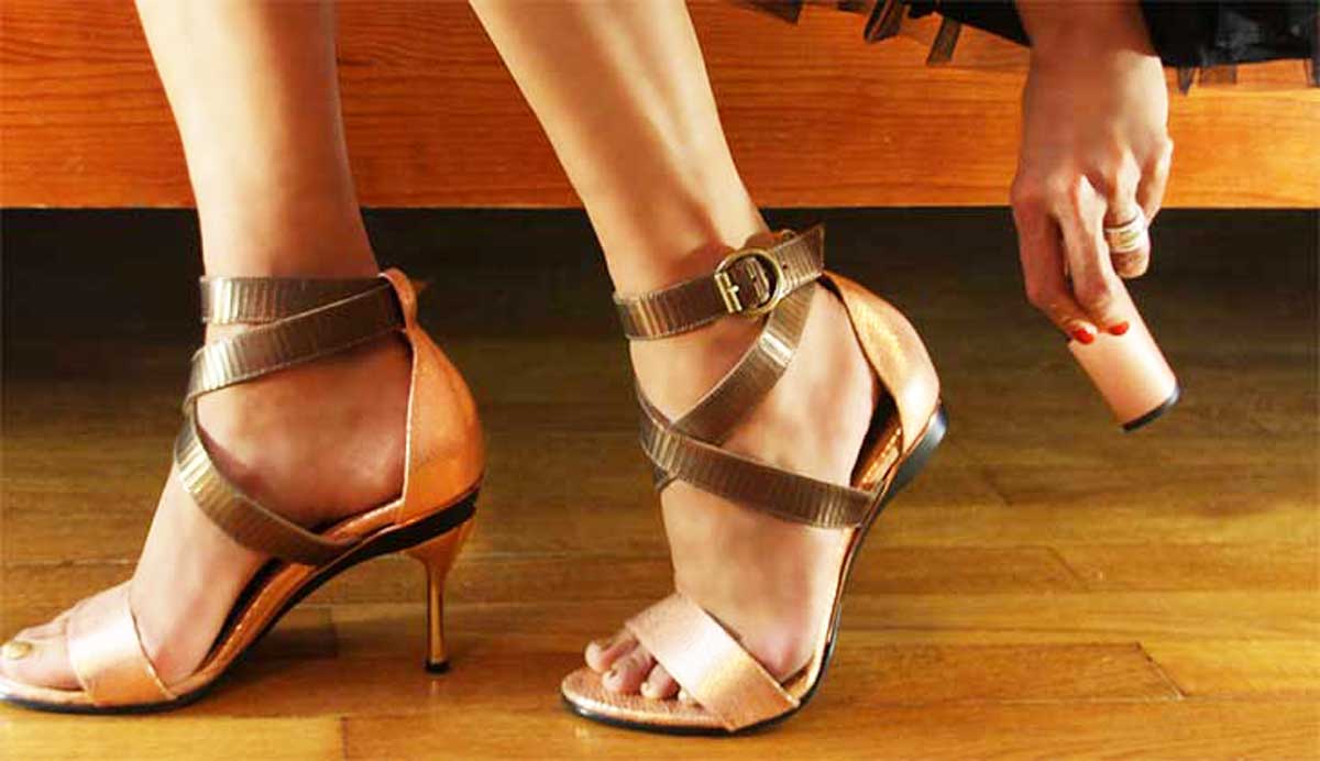 Una diseñadora decidió revolucionar los zapatos y creó tacones que se  pueden cambiar | Upsocl