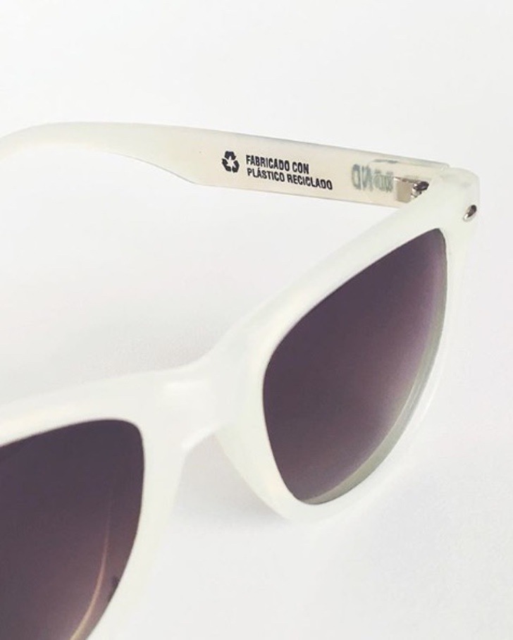 Joven argentino recolecta botellas de plástico en el río y las convierte en anteojos image cinc