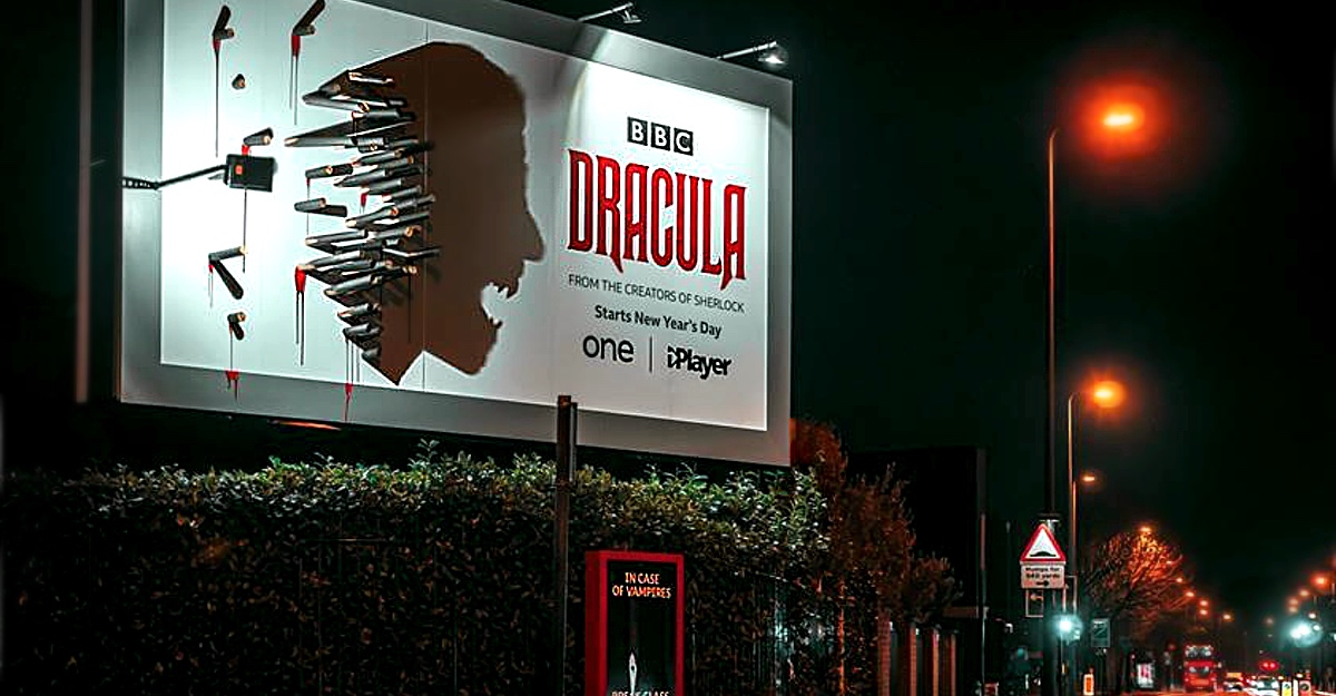 Con Estacas Y Juego De Luces Este Cartel Publicitario De Dracula Se Roba Las Miradas De Londres Upsocl