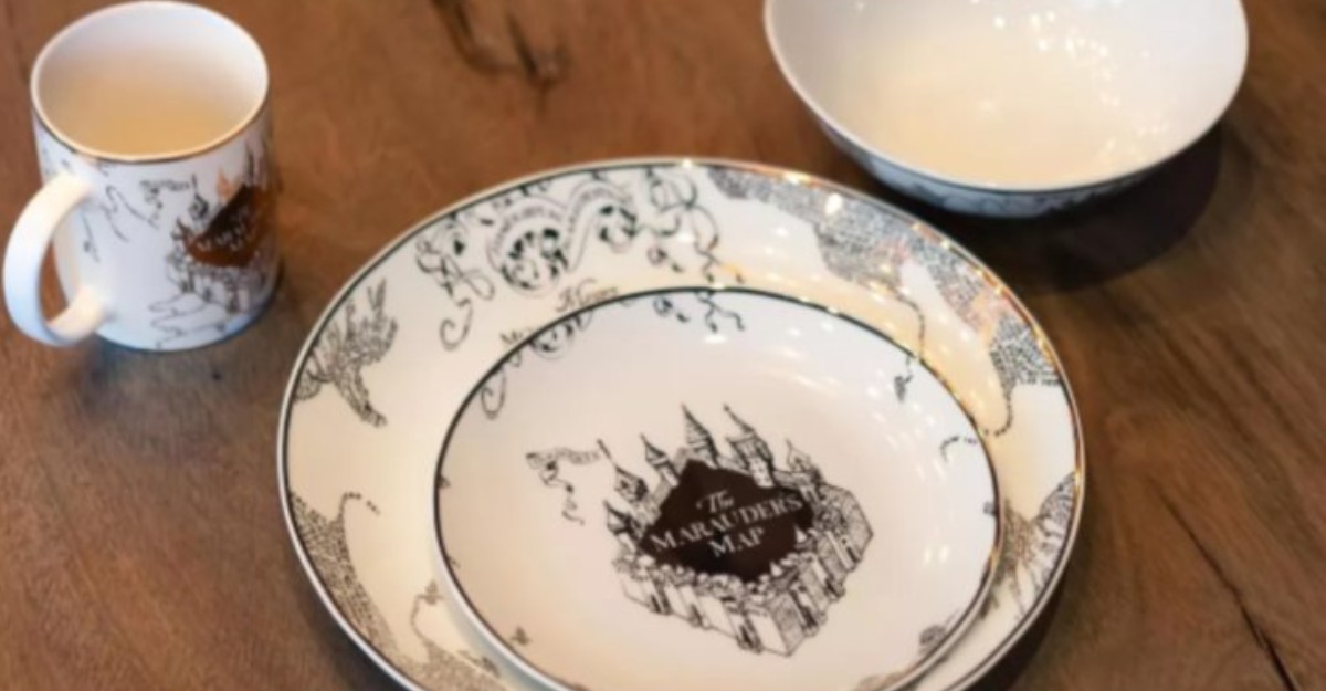 Harry Potter cuenta con elegante juego de vajilla de porcelana. Finas  piezas dignas de un mago | Upsocl