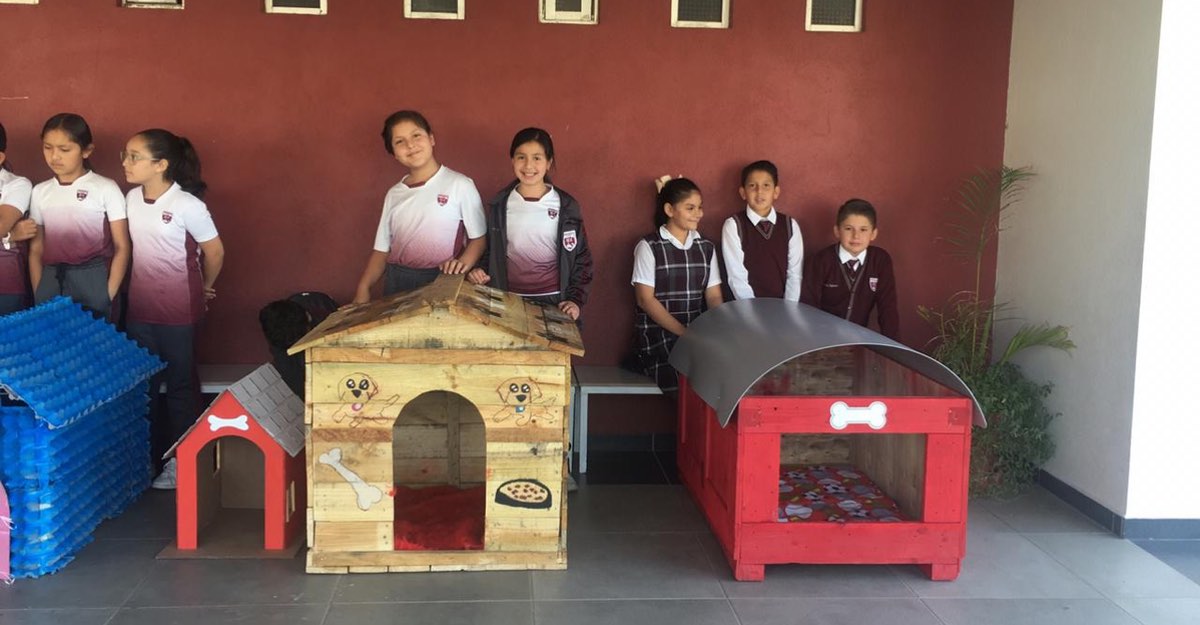 casa con material reciclado para niños
